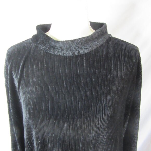 Eloquii Black Velvet Dress Flare Sleeve Textured Keyhole Back Midi Size 28 NWT - Picture 10 of 16